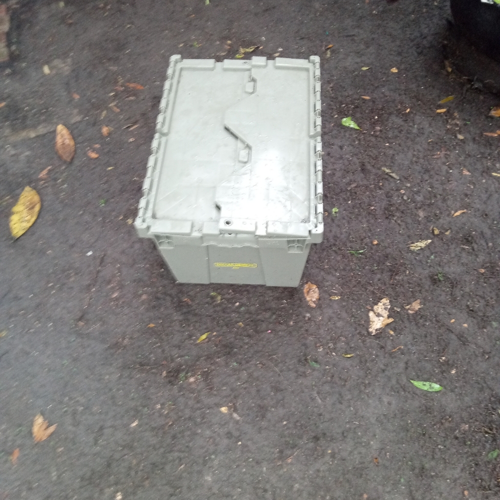 Storage containers - Picture 3 of 6